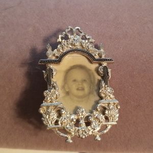 Locket Silver Tone Pin Victorian style